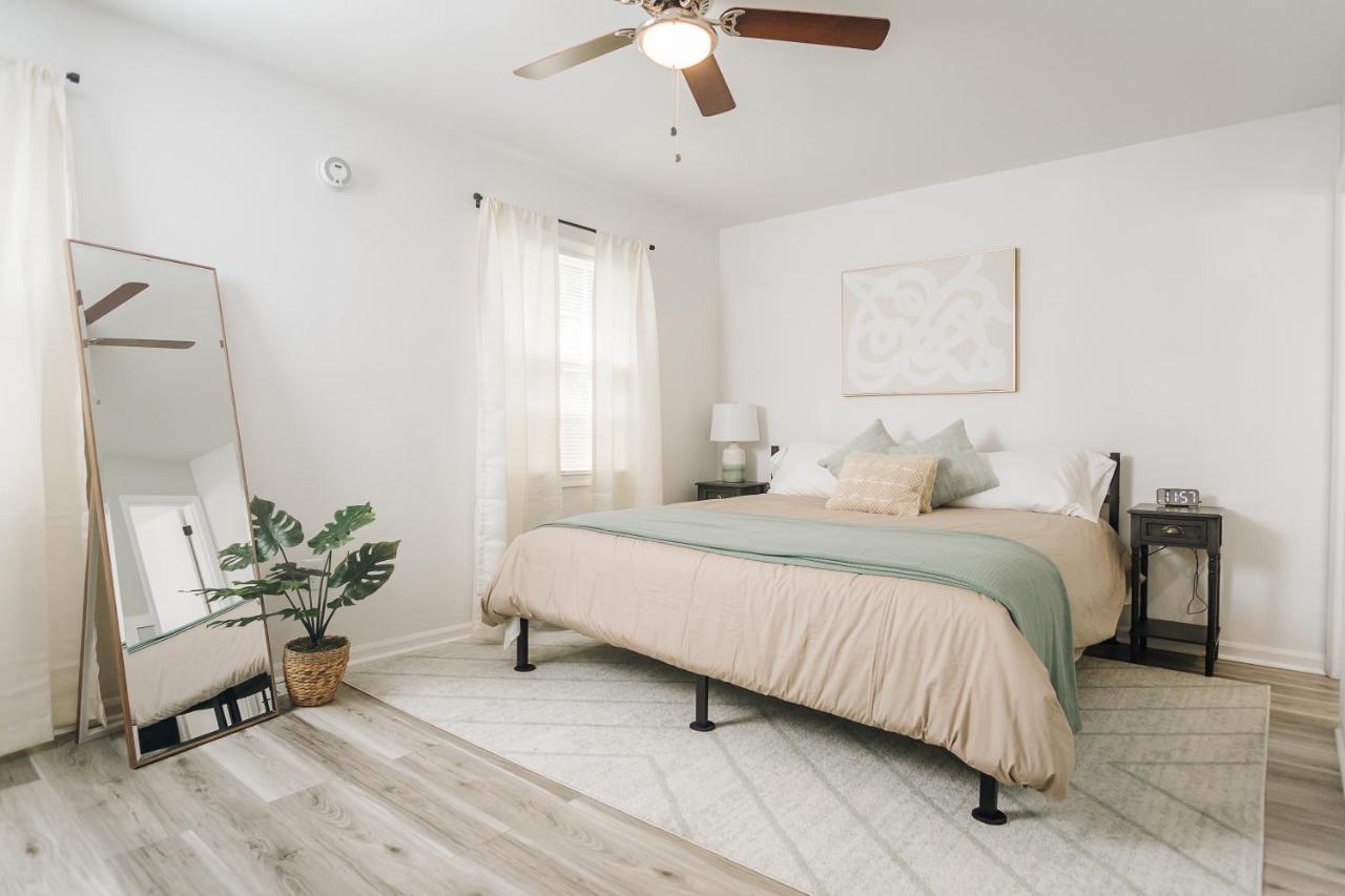 Tranquil Luxury: Modern Comfort! Lynchburg Exterior photo