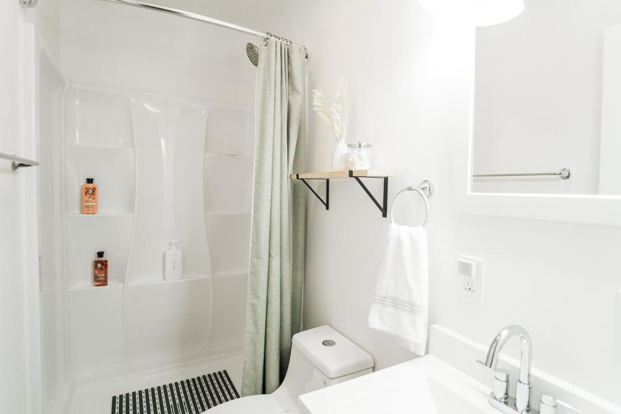 Tranquil Luxury: Modern Comfort! Lynchburg Exterior photo