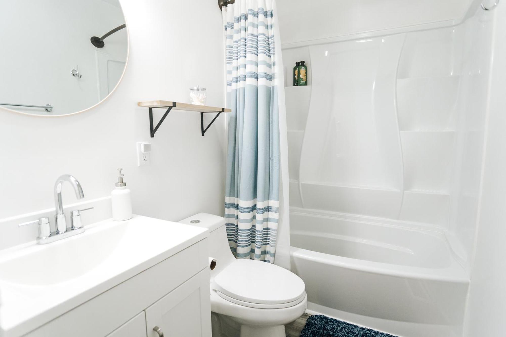 Tranquil Luxury: Modern Comfort! Lynchburg Exterior photo