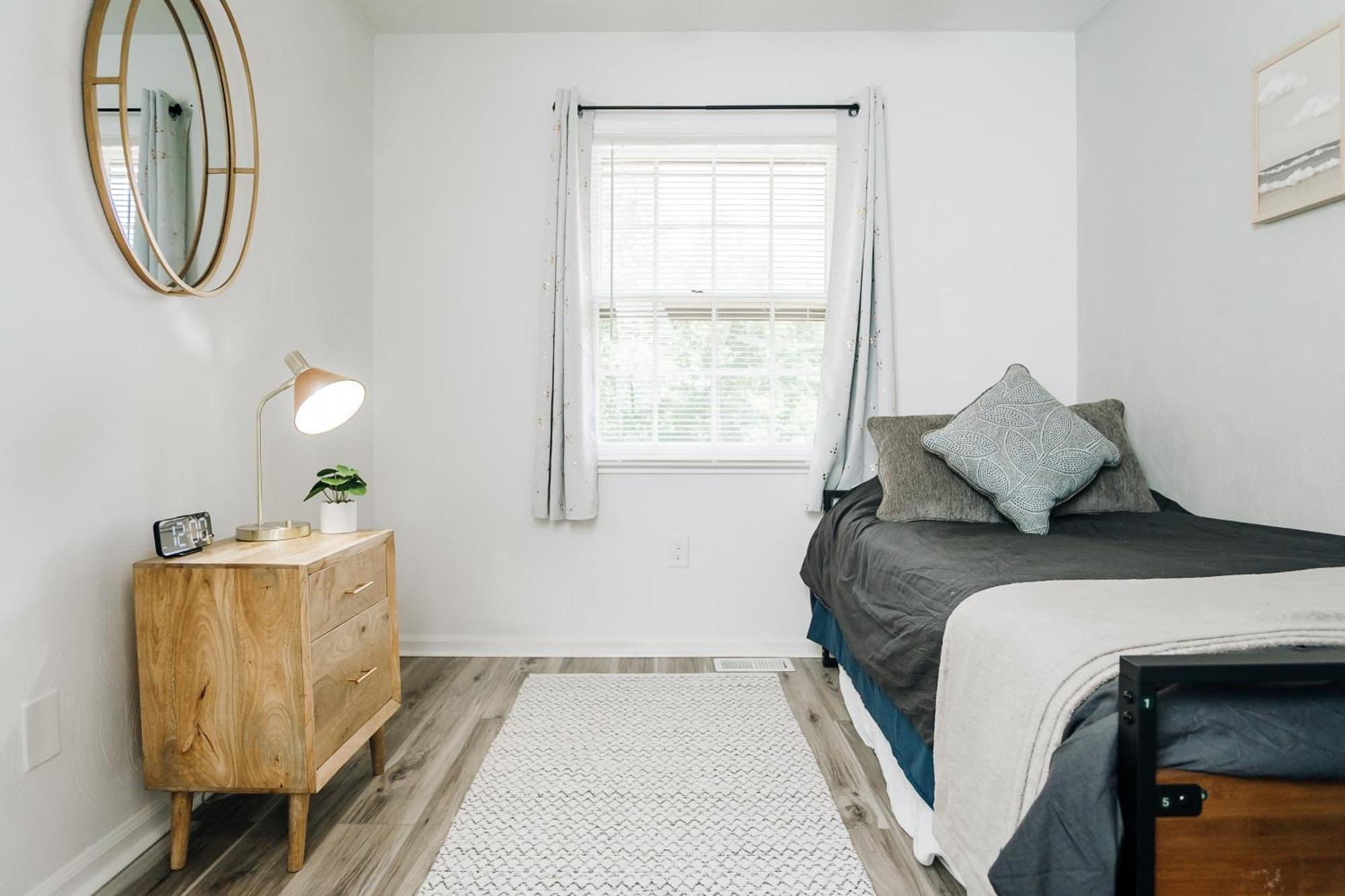 Tranquil Luxury: Modern Comfort! Lynchburg Exterior photo