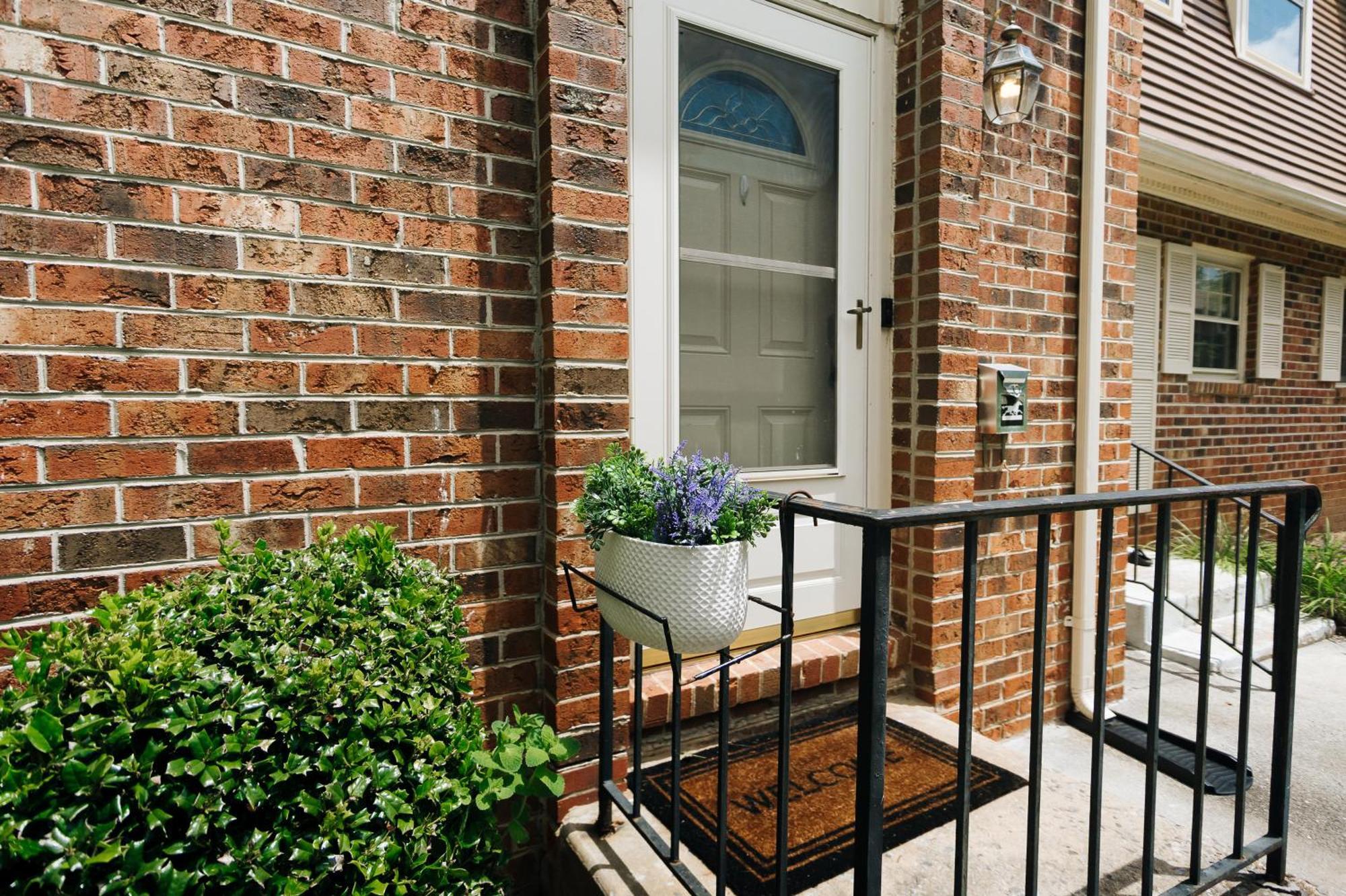 Tranquil Luxury: Modern Comfort! Lynchburg Exterior photo